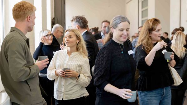 Møbelbranchen – Sådan Bruges AI Møbelseminar 2025 Mingling