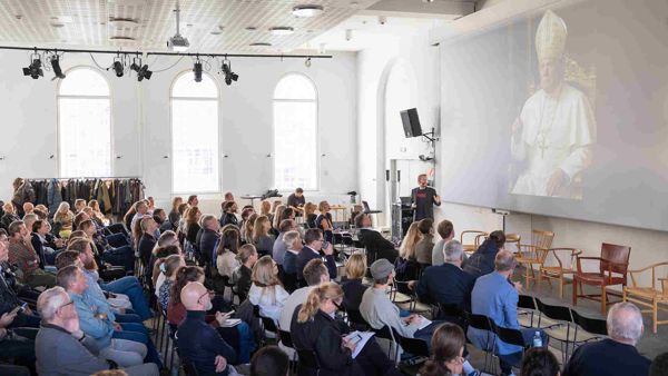 Møbelbranchen – Sådan Bruges AI Møbelseminar 2025 Anders Hermund