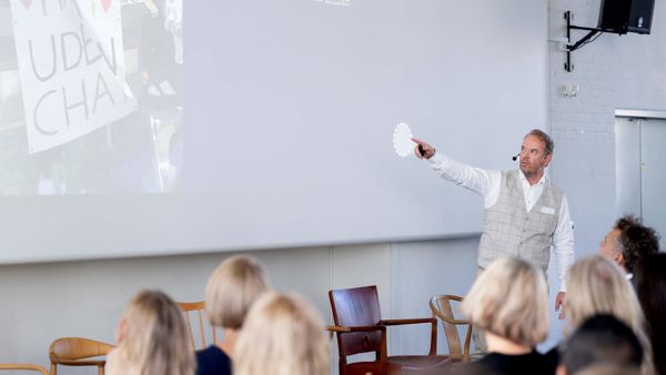 Møbelbranchen – Sådan Bruges AI Møbelseminar 2025 Peter Falkenvinge