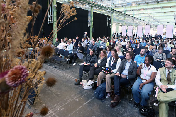 LOOP Forum 2025 Debat Collaboration Publikum 2