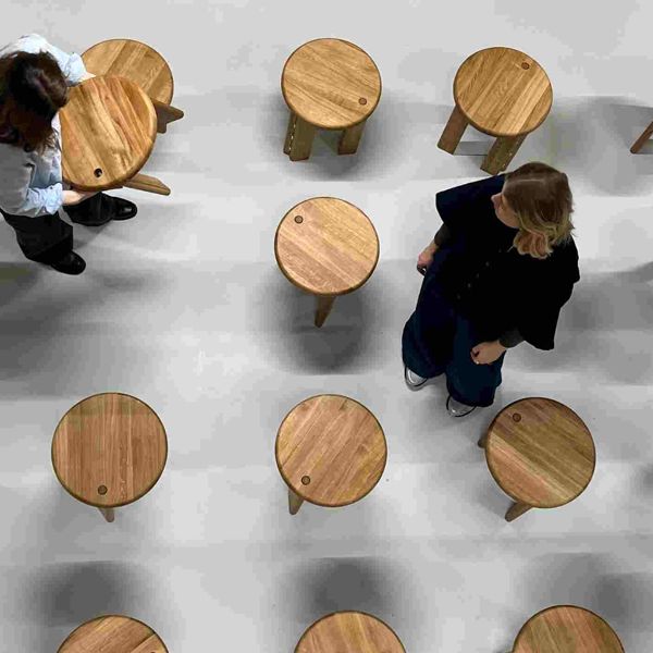 Designer Duo Skaber Æstetisk Funktion I Resttræ Formation