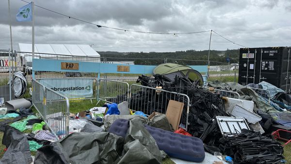 fyldt-genbrugsstation-på-SMUK-fest